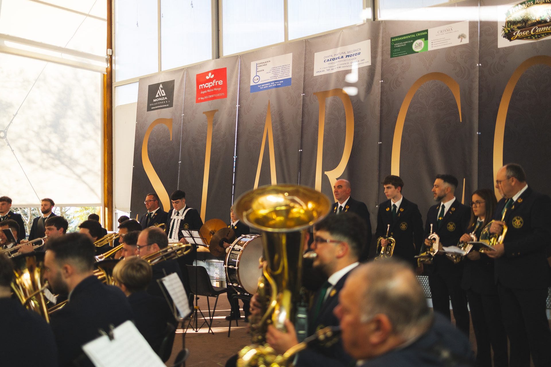 Banda de Peal de Becerro tocando en SIARCO